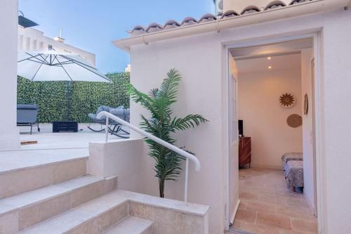Luxury Apt With Large Terrace On Famous Rue D'antibes! - Pasteur Apt by Halldis