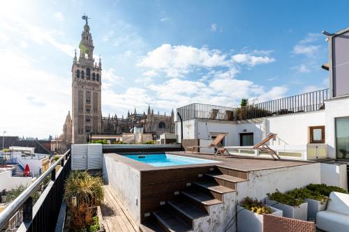 SevilleBnB Group- Cathedral Apartment, 2nd Floor