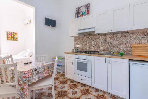 Η κουζίνα ή μικρή κουζίνα στο A'Storia