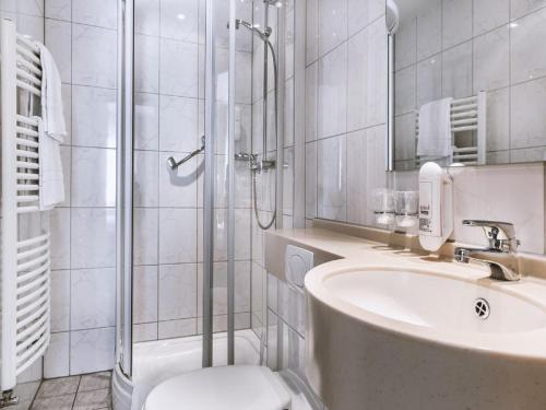 Un baño de Hotel Louis Müller