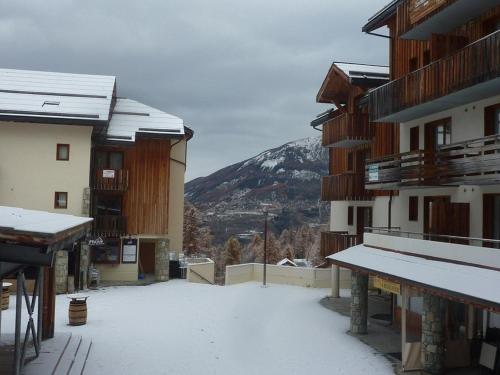Charmant T2, Accès Piscine, Sauna, Ski-In/Out, Balcon Ouest, 6 Pers - Les Orres 1800 - FR-1-322-343