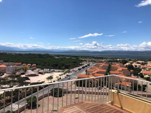 Appartement T3 climatisé avec 6 couchages, terrasse et parking à 300m des commerces