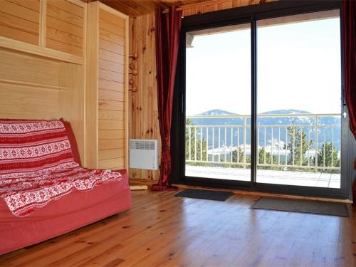 Bas de chalet cosy avec balcon et 1 chambre - FR-1-593-26