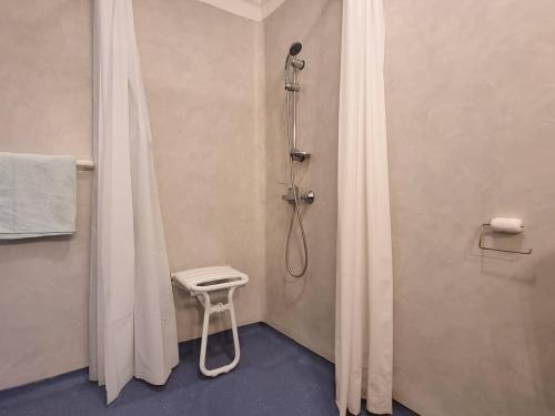 Photo de la galerie de l'établissement Appartement 3 pièces pour 6 avec piscine et parking – SuperDévoluy, près du télésiège Le Jas - FR-1-525-205, à Saint-Étienne-en-Dévoluy