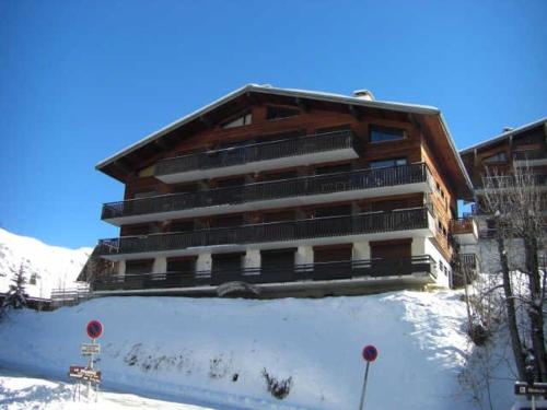 Studio cosy ski aux pieds avec balcon, garage, et 300m des commerces (4 pers, 27m²) - FR-1-458-105