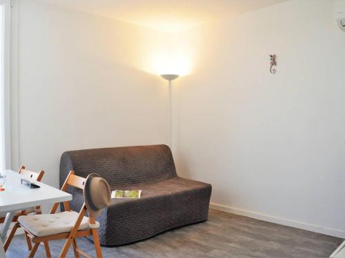 Appartement Climat. 4 pers. avec Parking Privatif au Lavandou, Proche Centre et Plage - FR-1-251-390