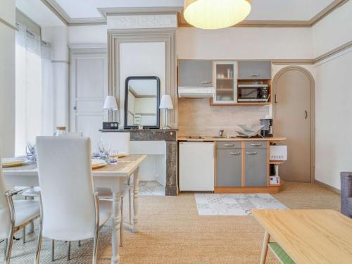 Appartement Centre Cauterets 4/6 pers avec Balcon, Cuisine Équipée et Local à Skis - FR-1-401-226