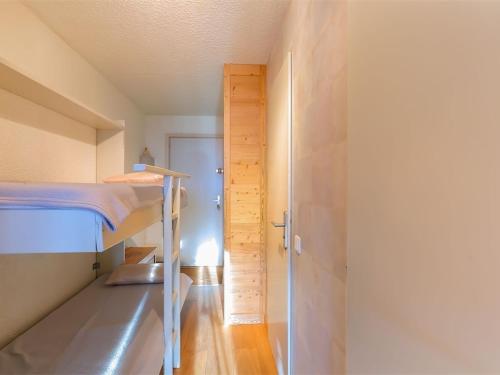 Giường tầng trong phòng chung tại Appartement Val Thorens, 2 pièces, 6 personnes - FR-1-637-6