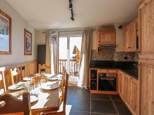 Chalet Triplex 75m² Val Thorens - 2 Chambres, 1 Cabine, Cheminée, WiFi, Proche Pistes et Commerces - FR-1-637-11