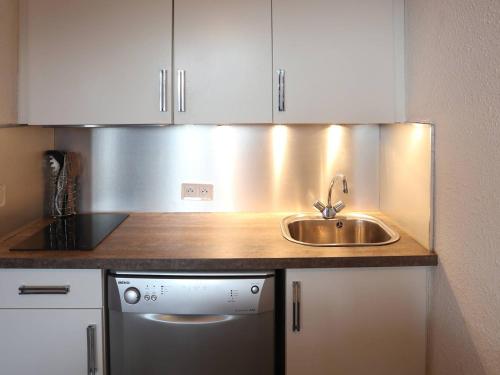Studio pour 6 pers, skis aux pieds, confort et ascenseur - FR-1-322-453