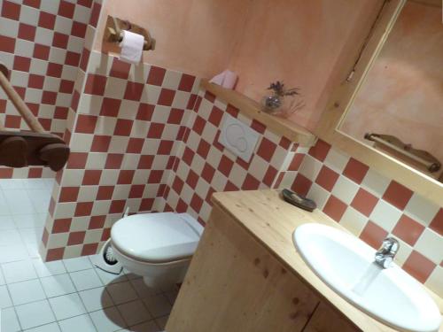 a bathroom with a white toilet and a sink at Charmant Studio de 50m² pour 2, pieds des pistes au Chinaillon - FR-1-458-153 in Le Grand-Bornand