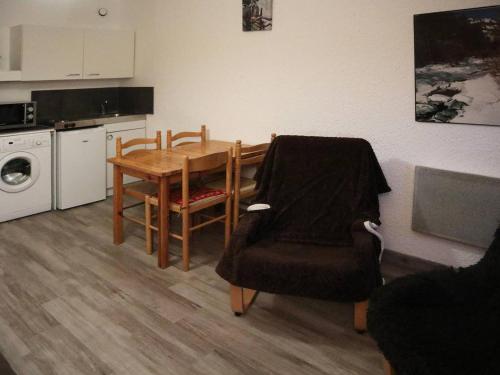 Studio 4 pers, balcon, pistes, commerces, animaux admis - FR-1-322-471