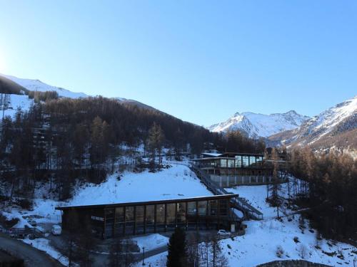 Studio 4 pers, balcon, pistes, commerces, animaux admis - FR-1-322-471