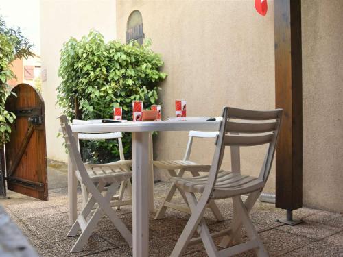 Charmant pavillon climatisé avec mezzanine, piscine et parking privé à 300m de la plage - Gruissan - FR-1-229-793