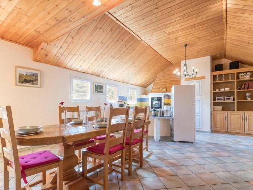 Grand T4 à Briançon, 6 pers, proche télécabine, commerces, garage et casier à ski inclus - FR-1-330C-57