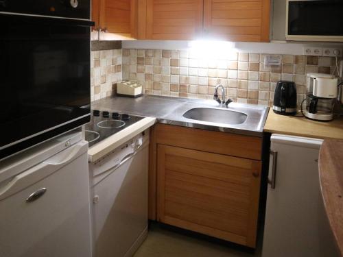 Appartement 2P 6 pers avec balcon, accès direct pistes - FR-1-322-362