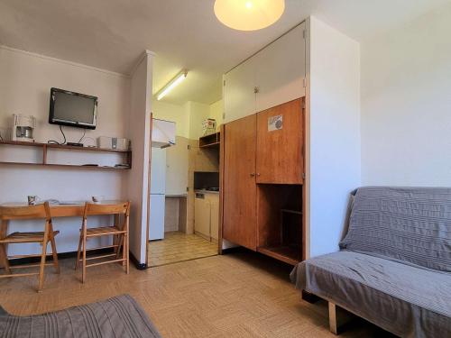 Studio confortable, accès pistes à 50m, parking gratuit, navette proche - FR-1-525-208