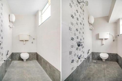 uma casa de banho com dois WC num quarto em Goroomgo Dream LIne Kalikapur Kolkata em Calcutá