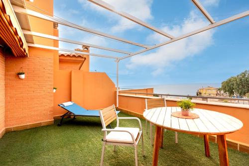 WintowinRentals Pools, Padel and Sea Views