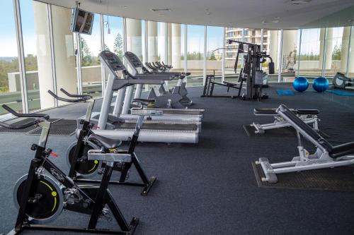 Das Fitnesscenter und/oder die Fitnesseinrichtungen in der Unterkunft ULTIQA Air On Broadbeach