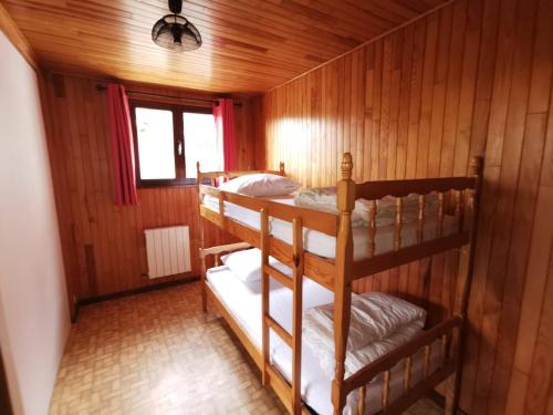 Двухъярусная кровать или двухъярусные кровати в номере Appartement Saint-Michel-de-Chaillol, 2 pièces, 4 personnes - FR-1-393-150