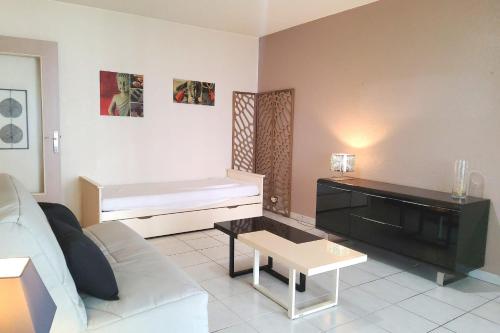 38m with loggia close to the beach