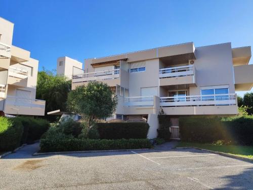 Studio pour 4 avec Terrasse ensoleillée, Parking privatif, à 250m des plages à Antibes - FR-1-252-153