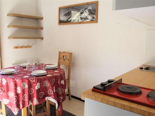 Photo de la galerie de l'établissement Studio Coins Nuits 4 Pers. à Vars Ste Marie - Balcon Sud, 300m des Pistes, Navettes Gratuites - FR-1-330B-157, à Vars