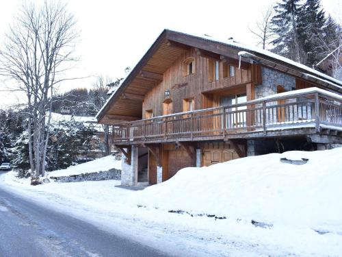 Chalet cosy 6 pers. à 100m des pistes avec garage fermé et parking, Méribel