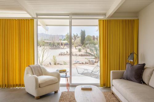 The Bungalows by Homestead Modern Deluxe Suite
