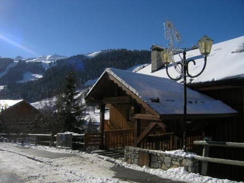 Studio cosy avec balcon, à 150m des pistes et commerces, Méribel