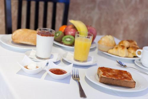 Makanan di atau berdekatan hotel