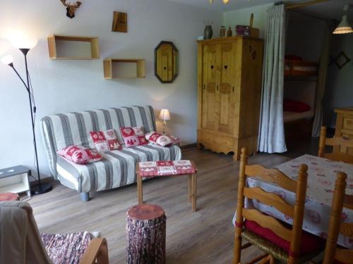 Photo de la galerie de l'établissement Charmant Studio 2/4 pers à 200m des pistes, balcon sud, animaux admis - FR-1-342-148, à Beaufort