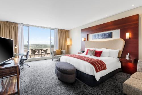 Postel nebo postele na pokoji v ubytování Crowne Plaza Auckland by IHG