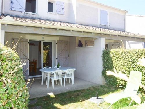 Maison Duplex 6 Pers. avec Terrasse, Piscine Chauffée et Climatiseur - FR-1-382-121