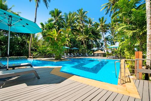 Bazén v ubytování ULTIQA Fiji Palms Beach Resort nebo v jeho okolí