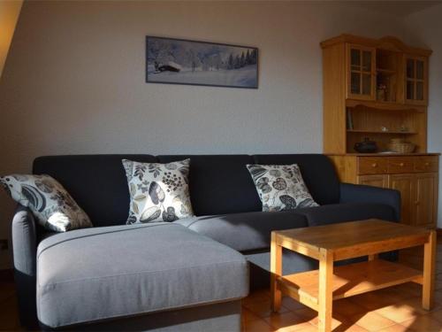 Appartement Le Grand-Bornand, 1 pièce, 4 personnes - FR-1-241-201にあるシーティングエリア