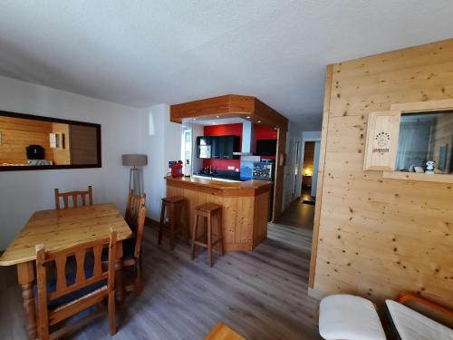 Zdjęcie z galerii obiektu Appartement au coeur du village ! - FR-1-515-151 w mieście Villard-de-Lans