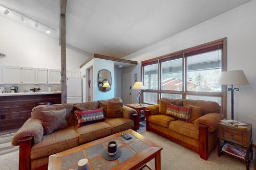 Mountain Living – Photos 3