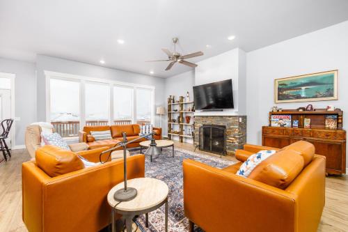 Chugach Mountain View Home – Photos 3