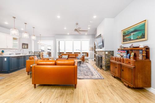 Chugach Mountain View Home – Photos 2