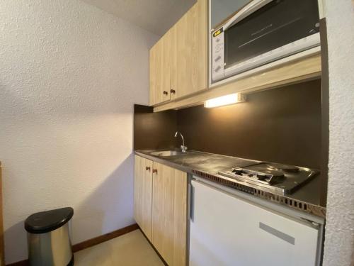 Kuchnia lub aneks kuchenny w obiekcie Appartement Praz-sur-Arly, 1 pièce, 4 personnes - FR-1-603-5