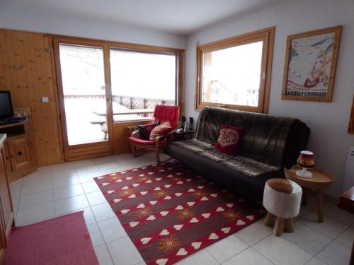 Appartement montagnard 6-7 pers, proche télécabines, RDC, parking fermé - FR-1-458-91