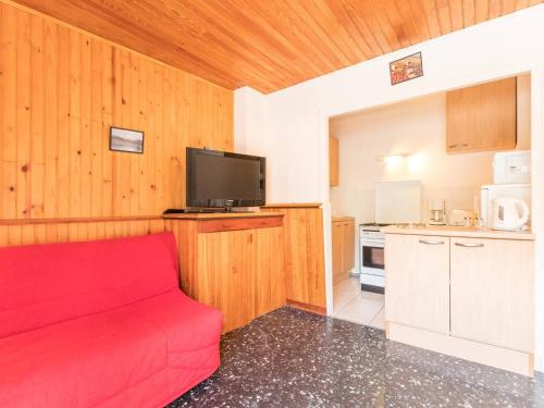 Appartement Serre Chevalier, 2 pièces, 4 personnes - FR-1-330F-37にあるキッチンまたは簡易キッチン