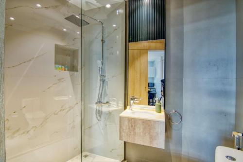 Bany a The Smart Concierge - DEC Tower