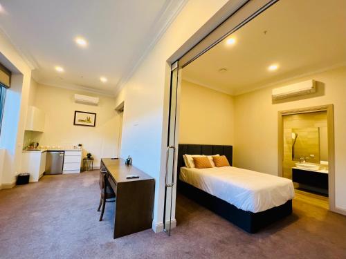Clarendon Hotel Image