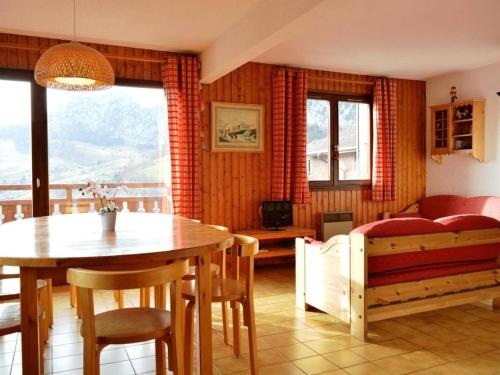 Appartement skis aux pieds 6 pers, balcon sud, garage, ménage inclus, 3* - FR-1-241-171