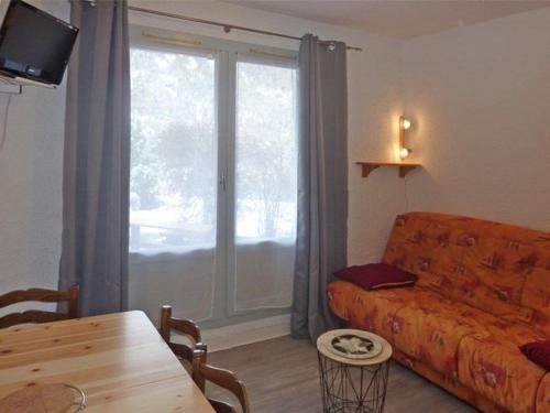 Studio 4 pers, skis aux pieds, terrasse sud-ouest, face patinoire - Les Orres - FR-1-322-284