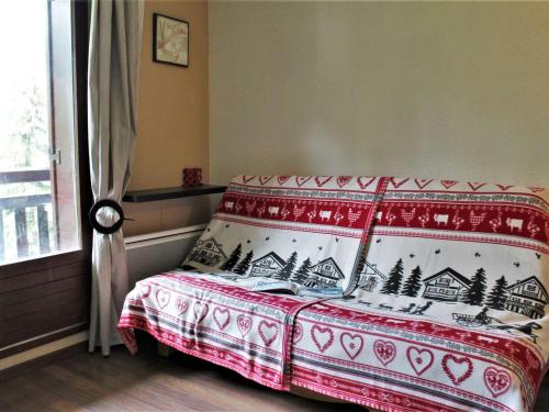 Postel nebo postele na pokoji v ubytování Appartement Risoul, 2 pièces, 4 personnes - FR-1-330-135