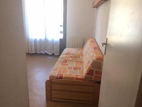 Appartement Risoul, 2 pièces, 4 personnes - FR-1-330-182にあるベッド